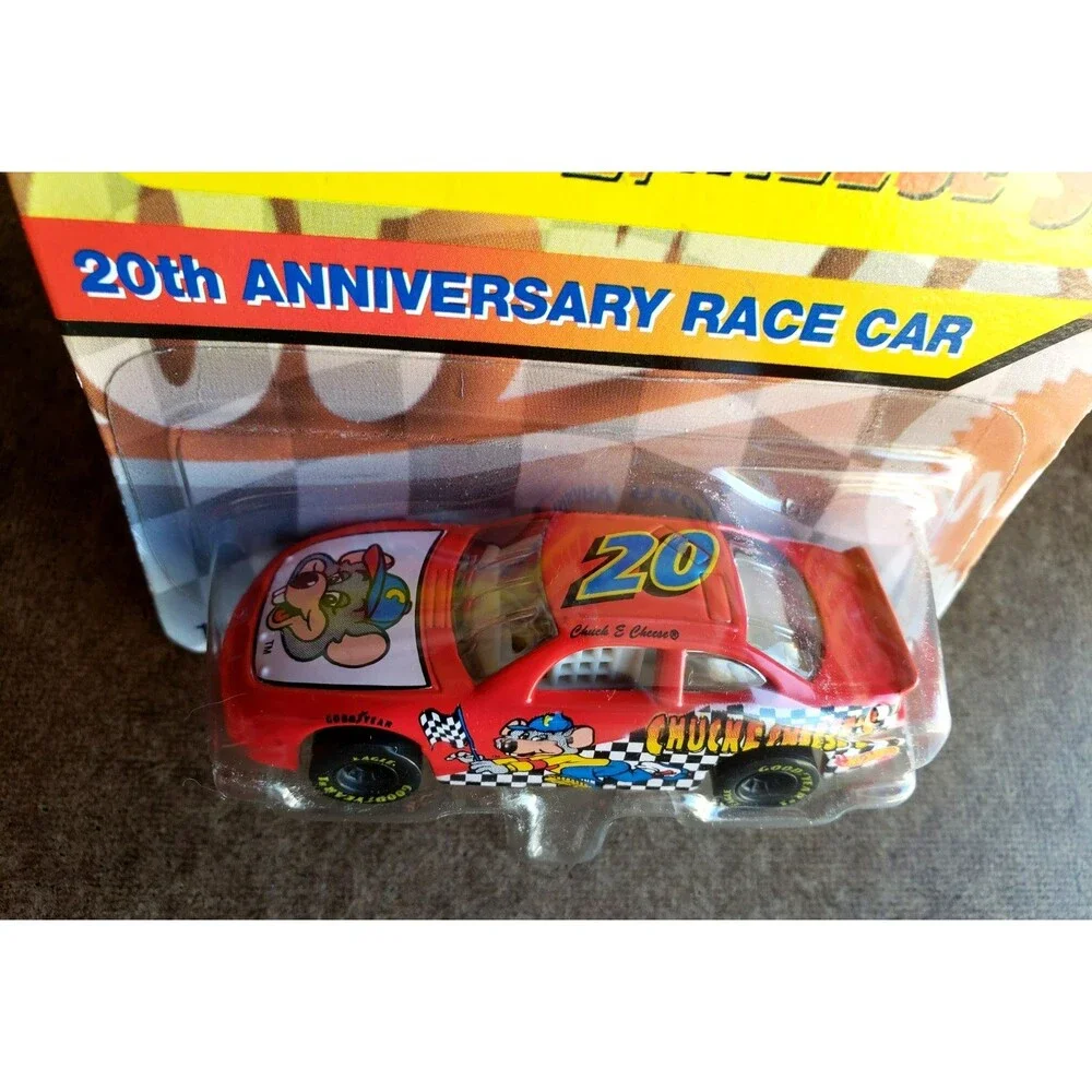 Hot Wheels CHUCK E. CHEESE'S PONTIAC GRAND PRIX 20Th. ANNIVERSARY RACE CAR 1:64
